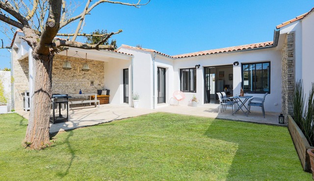 550m from the beach, house for 4