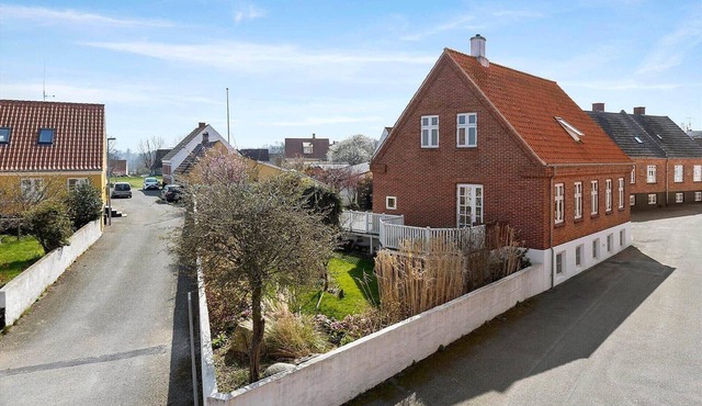 5650 Svaneke - Brugsebakken 10