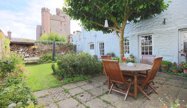 57 High Street - a house that sleeps 5 guests in 2 bedrooms