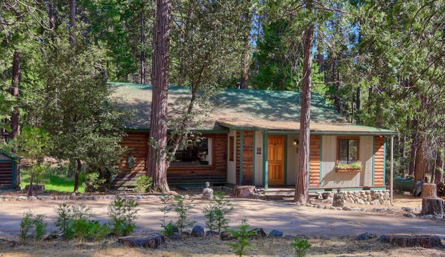 (57) The Williams Cabin at The Redwoods In Yosemite