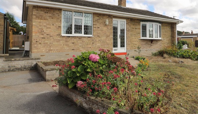 57 WESTLANDS WAY, family friendly, with open fire in Beverley