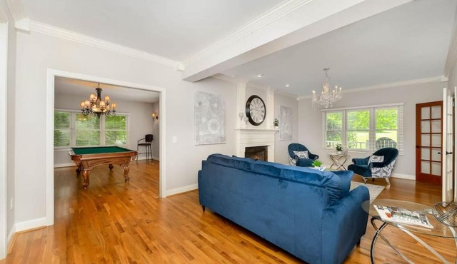 5755 Butler Warren Cheerful 6-Bedroom Villa with fishing pond