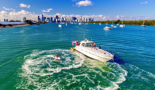 58' Luxury Yacht for Rent in Miami
