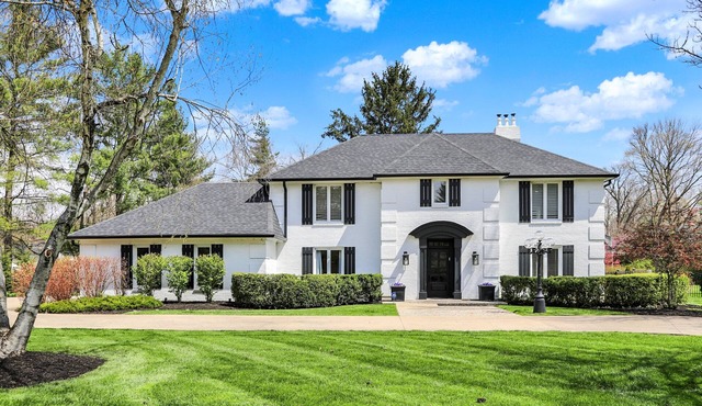 5800 sqft, 4-5 bedroom house 2 min from highway!