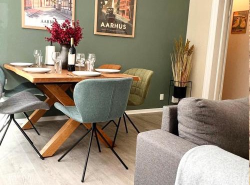 59m2 Aarhus Lejlighed i Gadeplan med Parkering lige udenfor