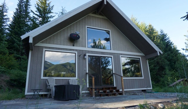 5AC View Cabin near Suncadia good Internet & Cell - Private Forest Area-