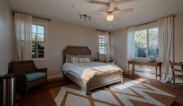5bd/7beds/4bth/Pickleball/Pool/Spa
