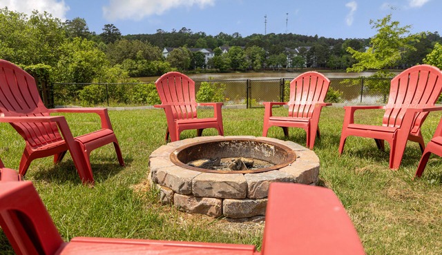 5BD Lakeview Retreat - Fire Pit, Pool Table & BBQ