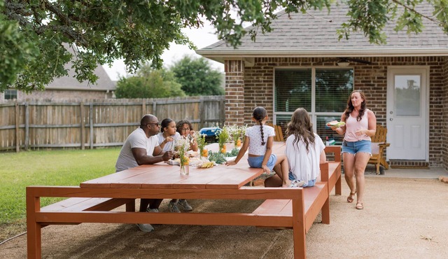 5BD Retreat - Pool Access & Bkyd - 5 Mins to T A&M - Pet Friendly!