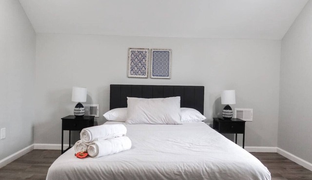 5Bed 2Bath Near NYC, Parking, Laundry