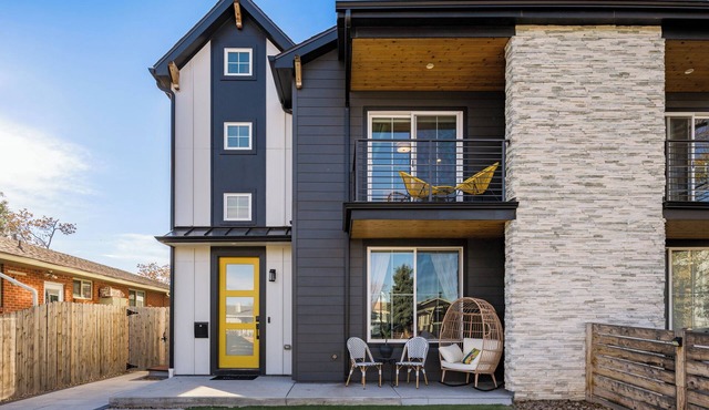 5Bed 4Bath Luxury & Walkable - Hot Tub, Movie Room, Game Room - 5 mins to LoHi