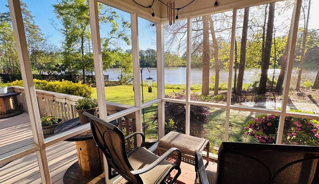 5BR 3.5BA Lakefront Home, 3 Miles to Augusta National