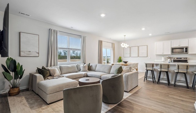 5BR/3BT+ Lake + Games Room+ Office+ Near Beaches