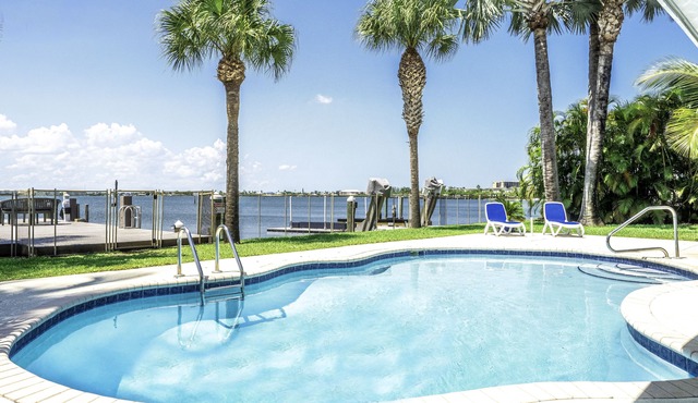 5BR/4.5B Beach House- heated pool, deep water dock, walk to beach!