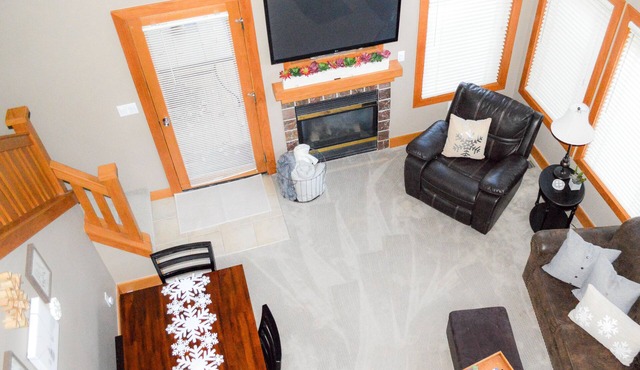 5BR/4BA Luxury Boyne Mountain Condo. Ski-In/Ski-Out & Walk to Lodge & Spa.