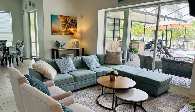 5br/4ba Luxury house w pool and beautiful backyard