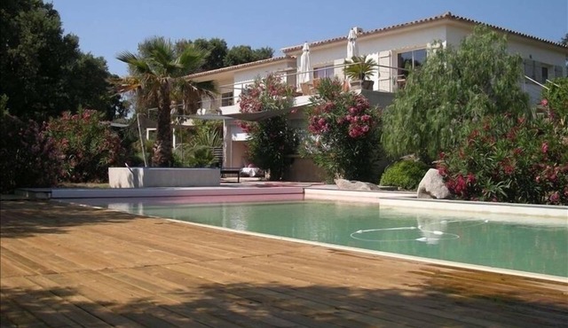 5BR/4BA Villa - View of Mountains