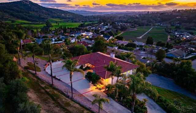 5BR - 4Bth Entire Grand Estate near Winery Fallbrook