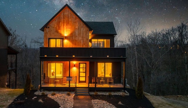 5BR/5BA/Indoor Pool Rooftop Hot Tub/Stunning Views & Free Dollywood Tkt!