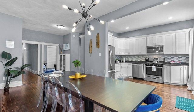 5BR Family Home Near Missouri Botanical Garden | Parking in Back | Shaw STL