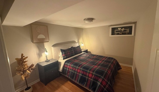 5BR Family home Near O’Hare, Easy Airport & Downtown Access, Garage Parking.