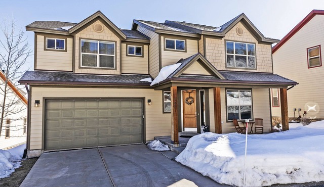 5BR Family Retreat! - Mountain Views! - 1 Mile to Slopes and Shops!
