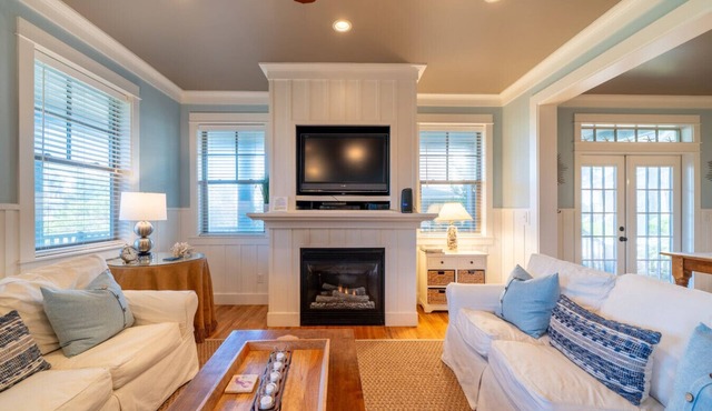 5BR Family Retreat | 2 Suites + Game Room | Sleeps 11