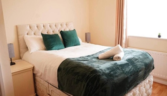 5BR Family Stay w/Garden & BBQ