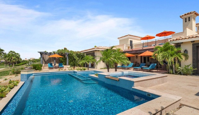 5BR Golf Villa- Golf Cart & Airport Trans Included