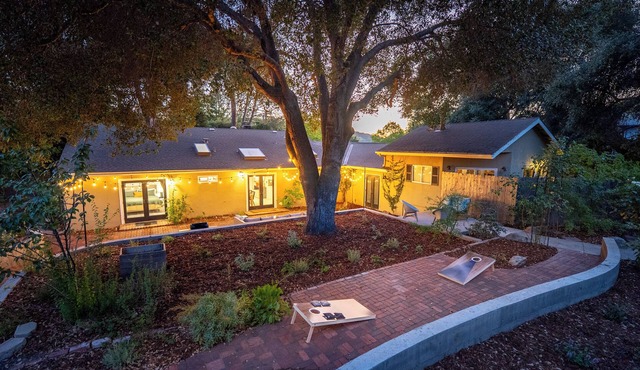 5BR GREAT Location Sleeps 15