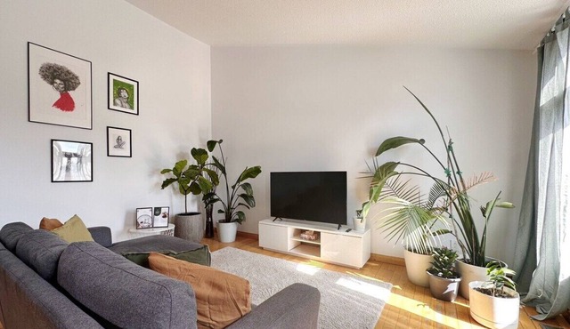 5BR Greenhouse + EV Charger - Perfect for Groups!