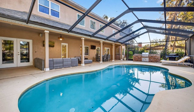 5BR Heated Pool Home in Brandon - Pool Table