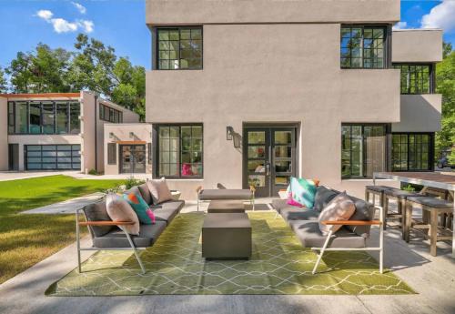 5BR Home 4 mins OU Stadium, Sleeps 10 #Cha