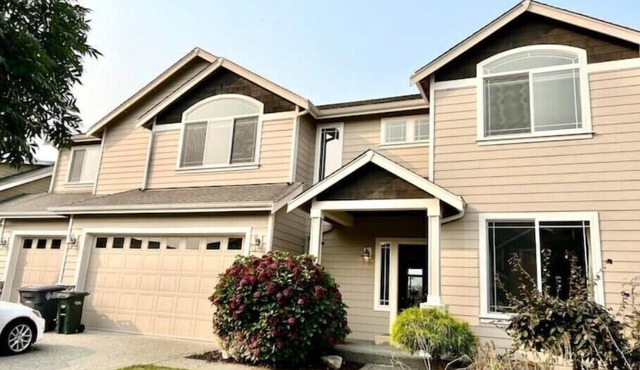 5BR home, fire place, & plenty of space! 30 mi from Lumen Field