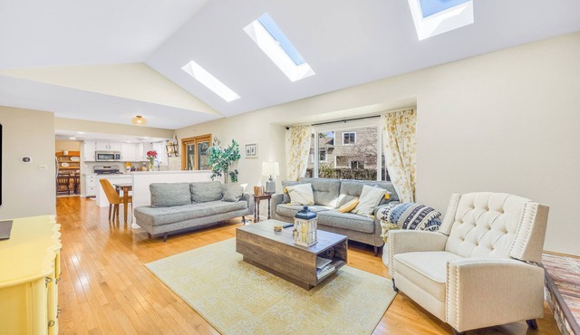 5BR Home for Groups, Large Dining Table, SE Denver