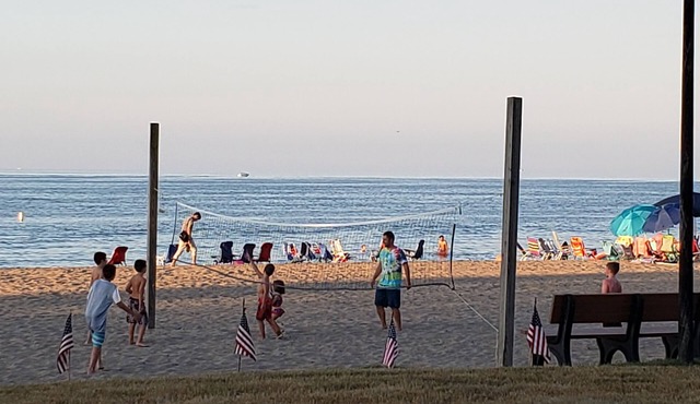 5BR home in Old Homestead 1 with Private Beach. 10 min. to Cedar Point, Huron OH