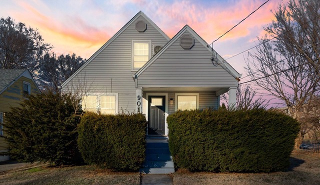 5BR Home Near Airport, Expo, Downtown Sleeps 12