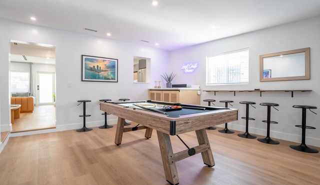 5BR HotTub/PoolTable/MiniGolf/7 min to Wynwood