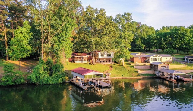 5BR - Lakefront Home - 4 King Beds, Private Dock, Kayaks, Canoe, & Fast WiFi