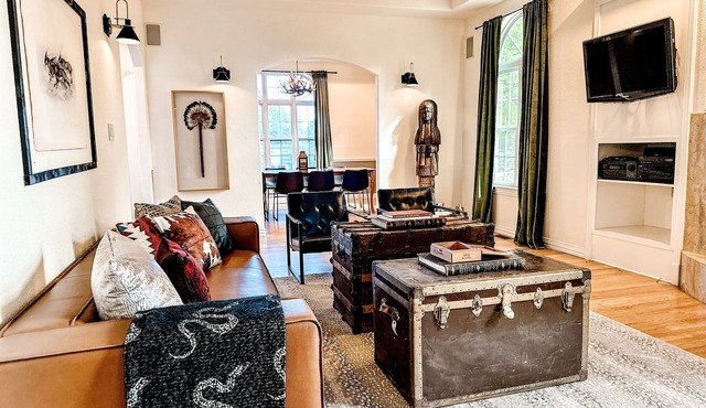 5BR Lux Family Getaway: Ski, Hot Tub, Pool & Poker