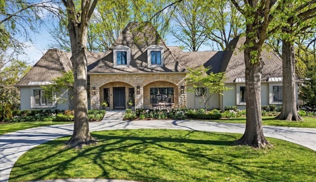5BR Luxury Home Walk to England World Cup HQ, Sleeps 12–14