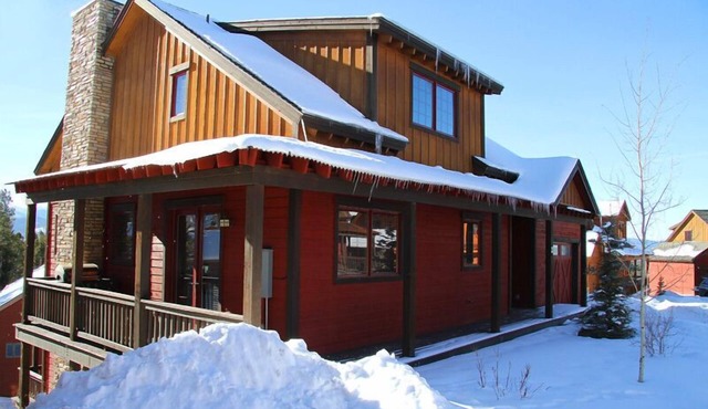 5br Luxury Mountain Home Sleeps 16: Hot Tub, Game Room, Free Ski/town Shuttle