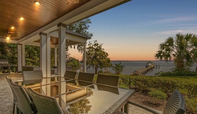 5BR Luxury Riverfront Home w/Stunning Views & Dock
