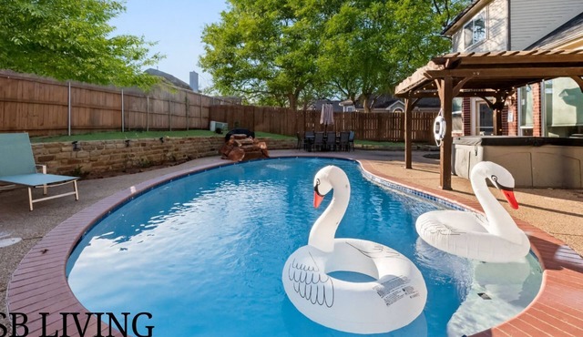 5BR Luxury Stay Dive into Pool & Theater Fun