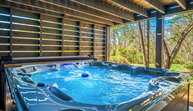 5BR Movie Theater, Hot Tub, Mini Golf, Game Room!