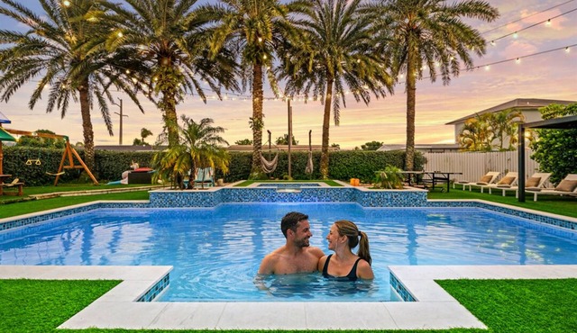 5BR Oasis Near Hard Rock Stadium/Pool Spa BBQ