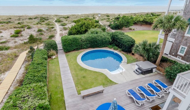 5BR Oceanfront Home w Private Pool and Hot Tub