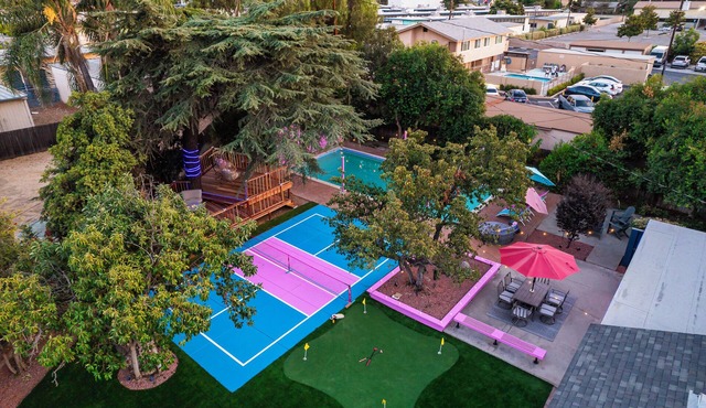 5BR｜Pickleball Court｜Pool｜Tree Deck｜Mini Golf｜BBQ