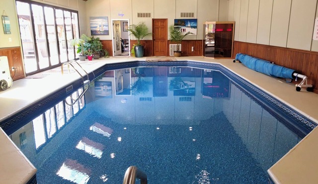 5BR Pool Retreat — Little 500 Weekend Available