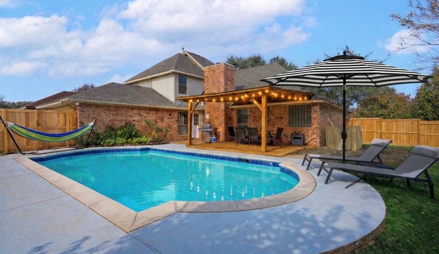 5BR Pool Villa | Water Volleyball | Cinema | 20 mins from Dallas